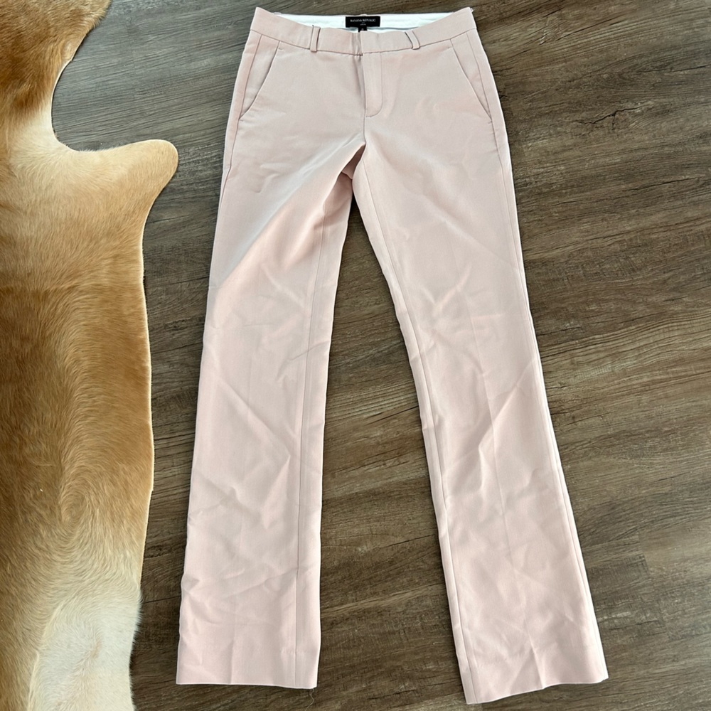 New with tags Banana Republic Logan pink dress pants